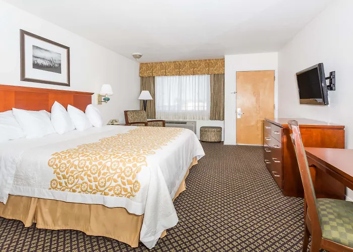 Days Inn By Wyndham Kimball
