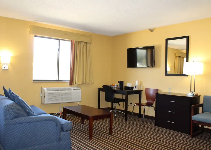 Super 8 By Wyndham Warrenton
