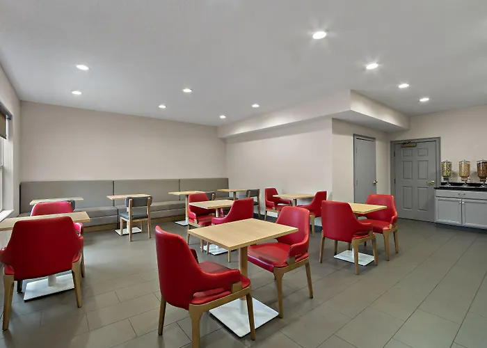 Comfort Inn & Suites Santee I-95