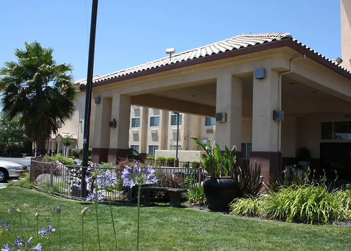 Holiday Inn Express Madera By Ihg