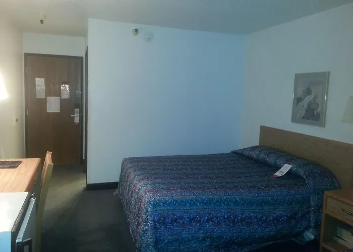 Norwood Inn And Suites - Minneapolis-St Paul Roseville