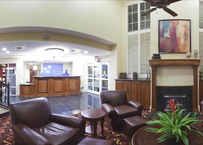 Comfort Suites Near Birkdale Village- Huntersville