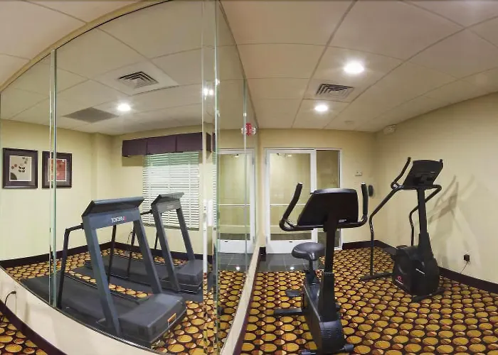 Comfort Suites Near Birkdale Village- Huntersville