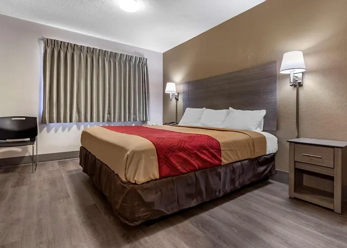 Econo Lodge Dewitt I-90