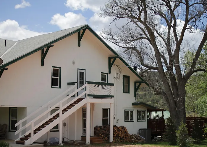 Smith Hotel Bed And Breakfast
