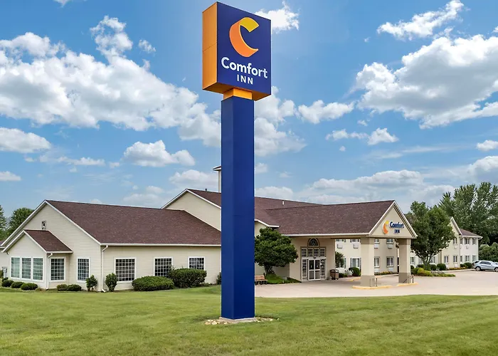 Comfort Inn Dyersville Near The Field Of Dreams