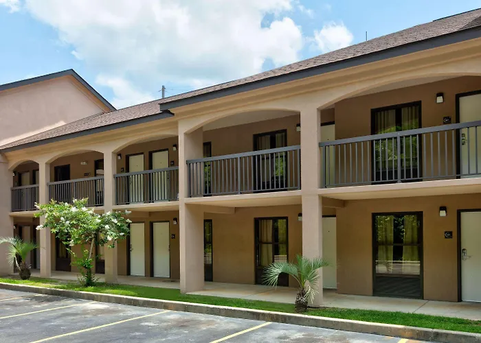 Super 8 By Wyndham Diberville Biloxi Area