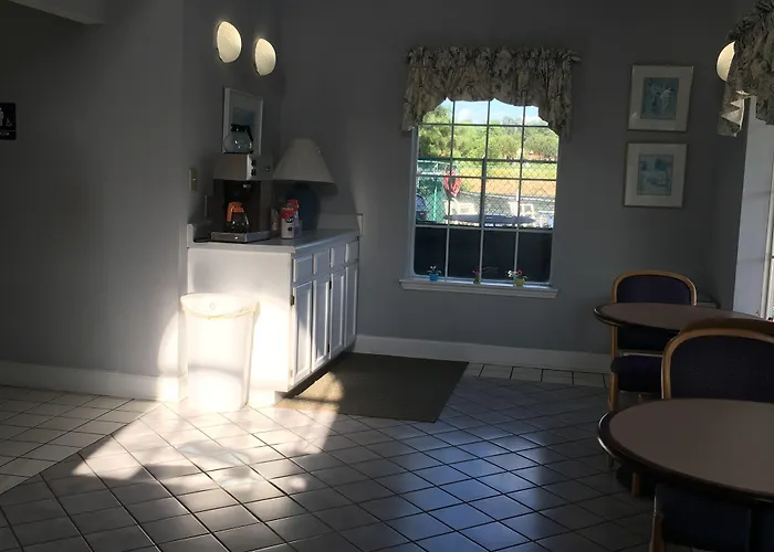Woodstream Inn