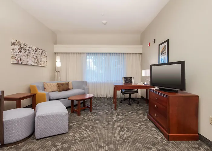 Courtyard By Marriott Palmdale