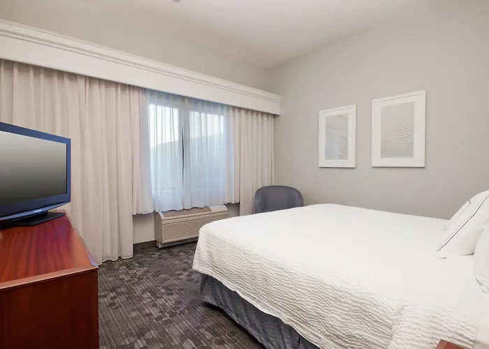 Courtyard By Marriott Palmdale