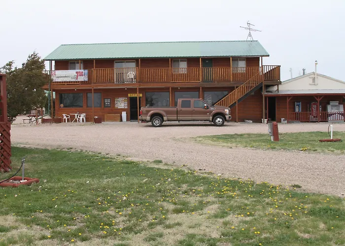 Badlands Hotel & Campground
