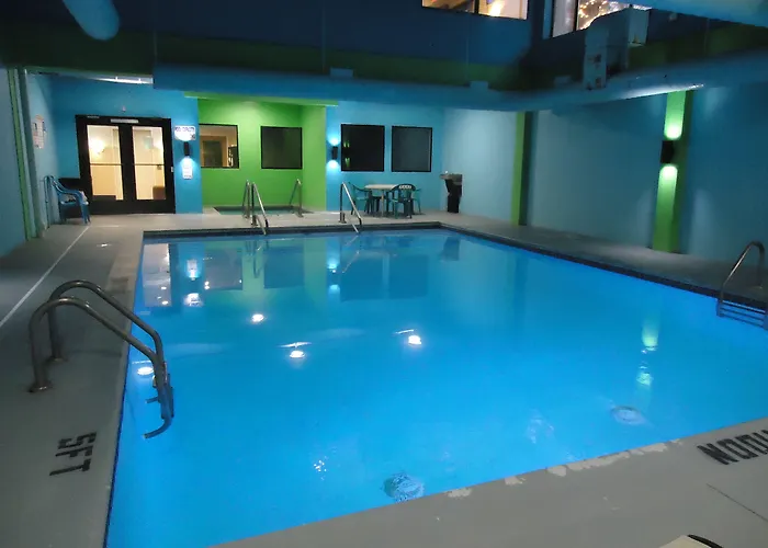 Beachfront Hotel Houghton Lake