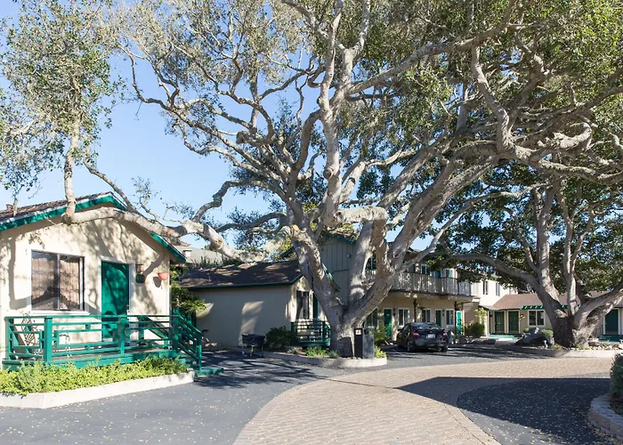 Sea Breeze Inn - Pacific Grove