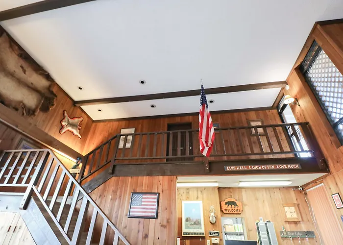 Bear Lodge Motel