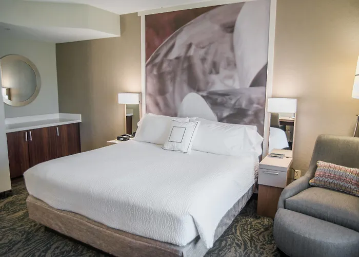 Courtyard By Marriott Hickory
