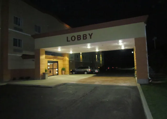 Ramada By Wyndham Glendale Heights/Lombard