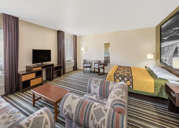 Super 8 By Wyndham Roswell