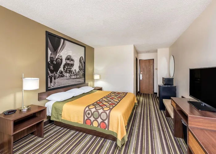 Super 8 By Wyndham Roswell