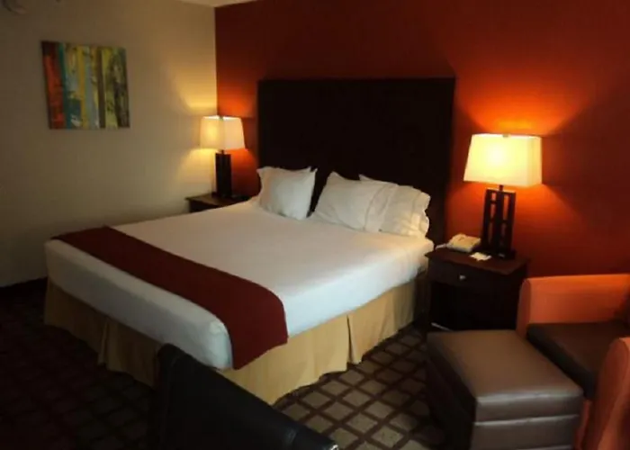 Holiday Inn Express Hotel & Suites Chicago-Algonquin By Ihg