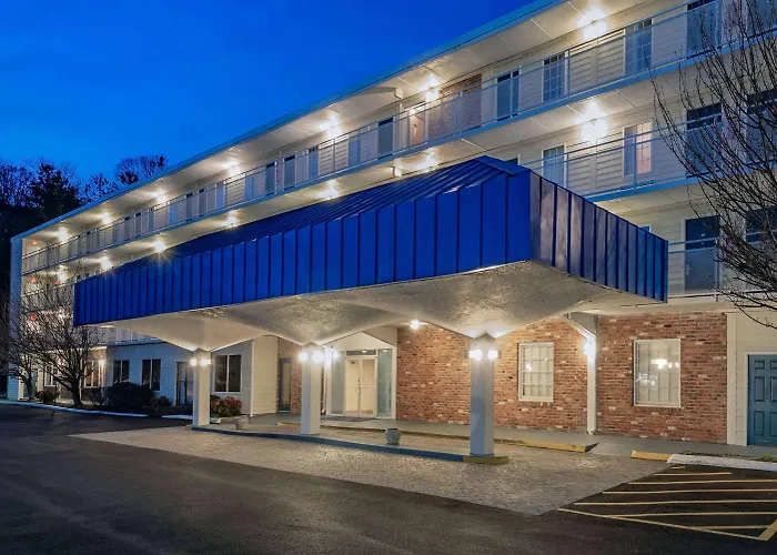 Howard Johnson By Wyndham Staunton