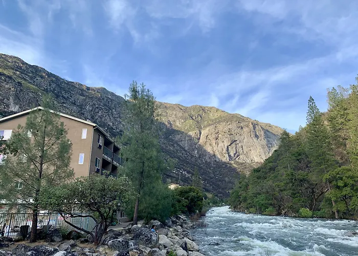 Yosemite View Lodge