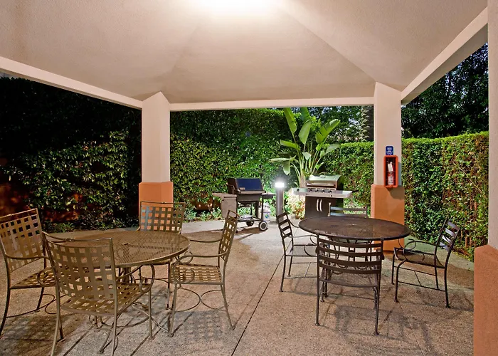 Sonesta Simply Suites Orange County Airport