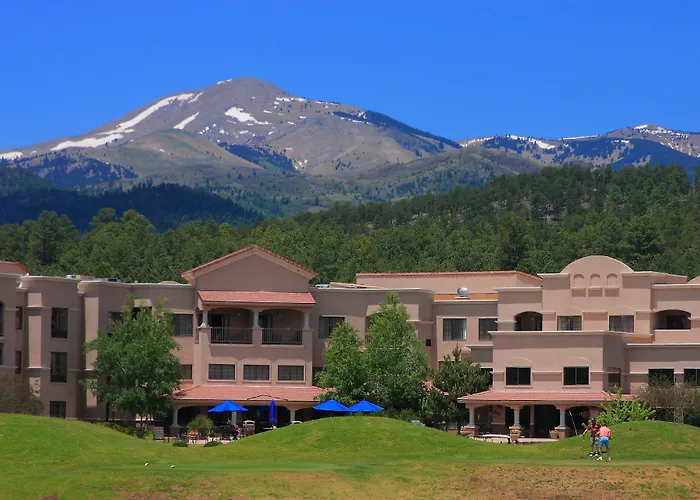 Mcm Elegante Lodge & Resorts
