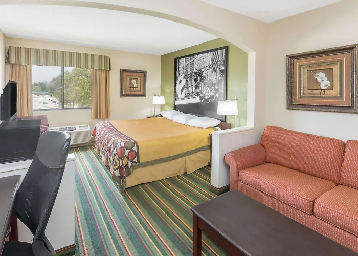 Super 8 By Wyndham Duson Lafayette West Area