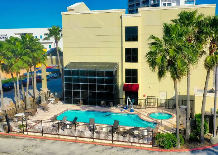Comfort Suites Beachside