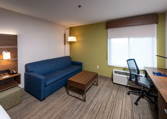 Holiday Inn Express Newport North - Middletown By Ihg