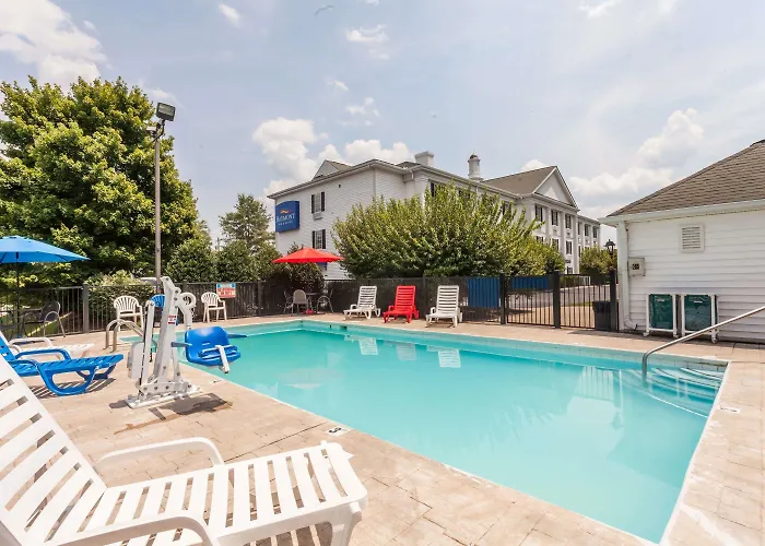 Baymont By Wyndham Columbia Maury