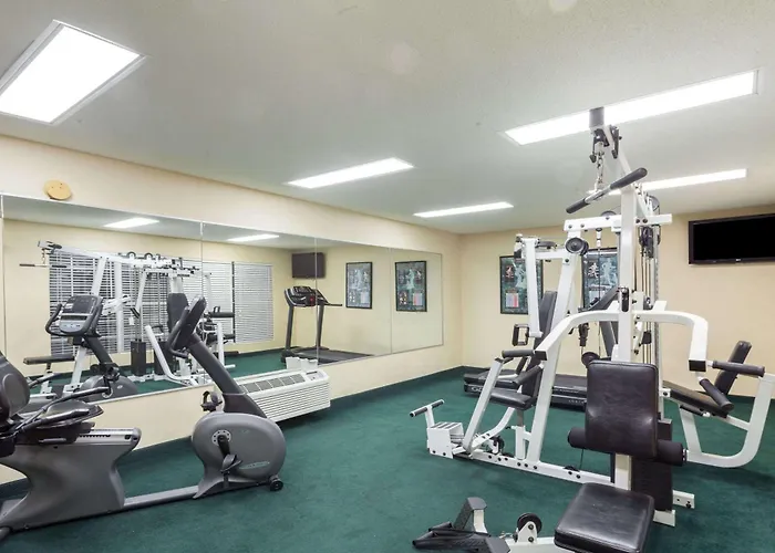 Baymont By Wyndham Columbia Maury