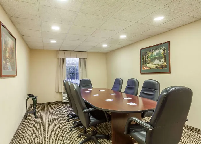 Baymont By Wyndham Columbia Maury