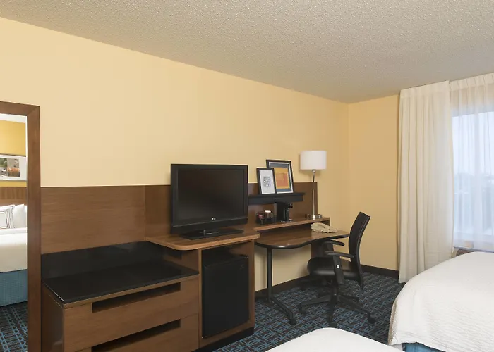 Fairfield Inn And Suites By Marriott Chicago St. Charles