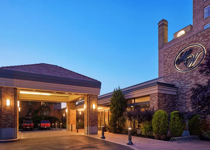 Marcus Whitman Hotel