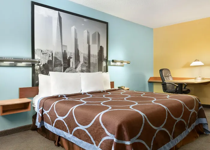 Super 8 By Wyndham Findlay