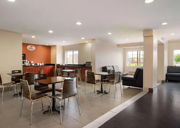 Super 8 By Wyndham Columbus West