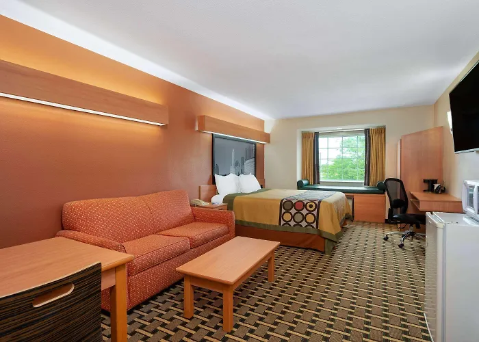 Super 8 By Wyndham Columbus West