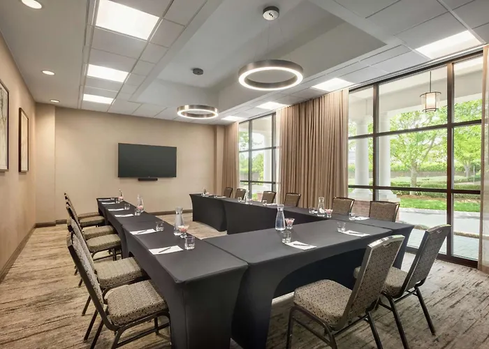 Embassy Suites By Hilton Atlanta Alpharetta