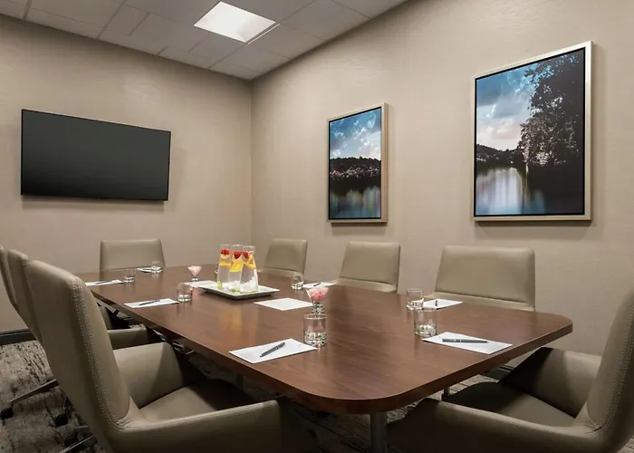 Embassy Suites By Hilton Atlanta Alpharetta