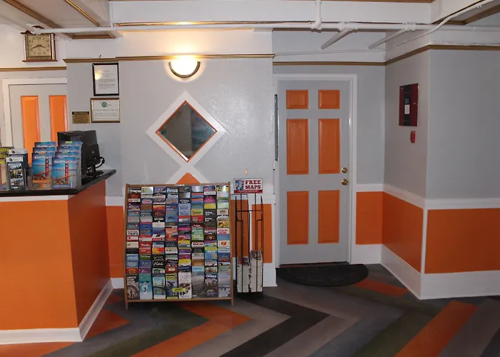 Layne Hotel