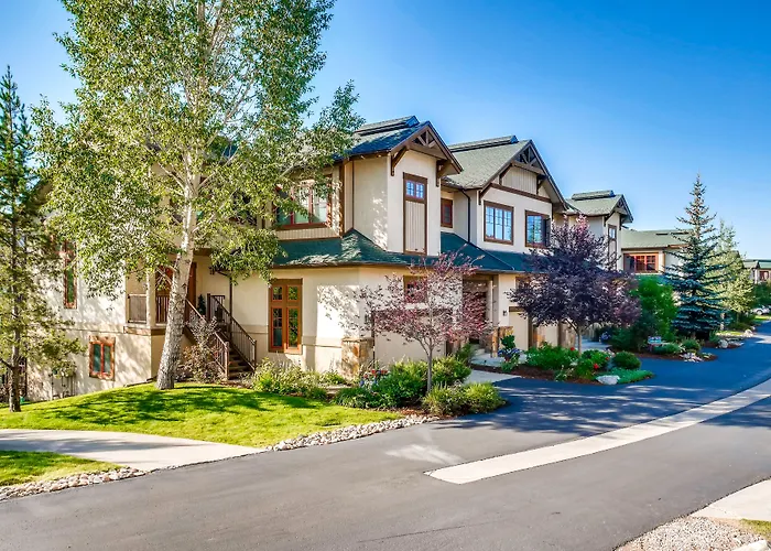 Eagleridge Lodge And Townhomes