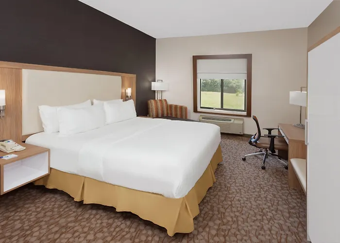 Holiday Inn Express & Suites Dayton West - Brookville By Ihg