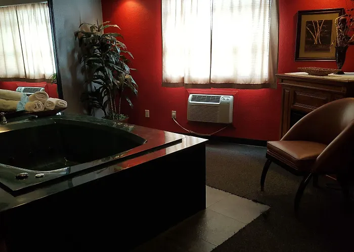 Knights Inn And Suites - Grand Forks