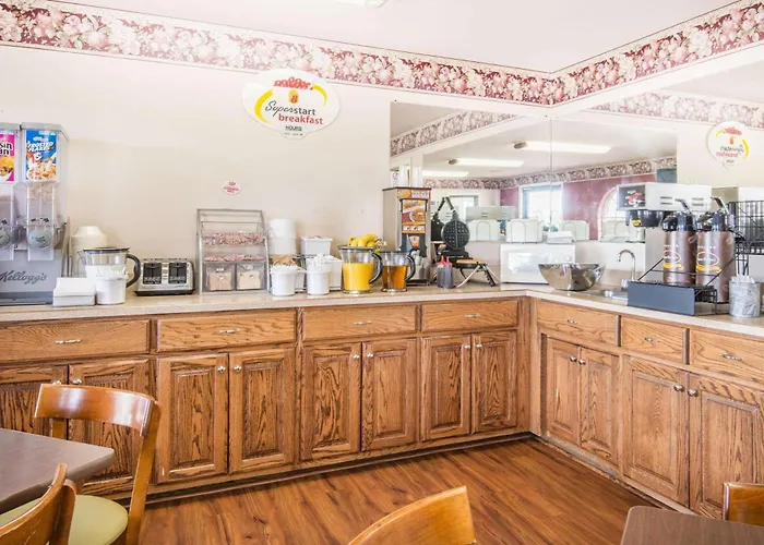 Super 8 By Wyndham Big Cabin/Vinita Area