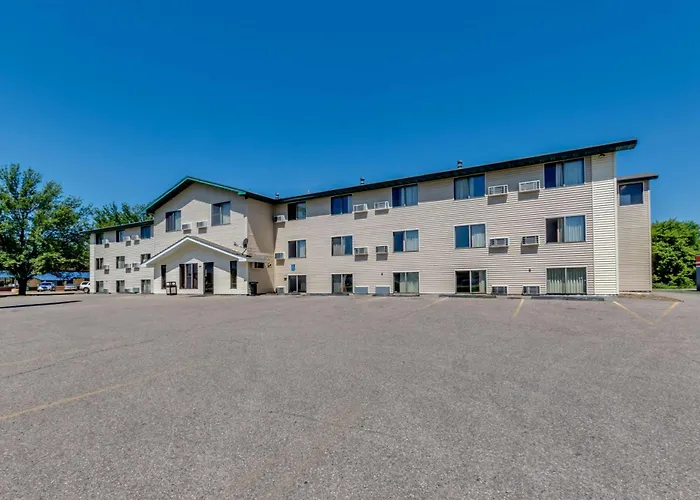 Howard Johnson By Wyndham Albert Lea