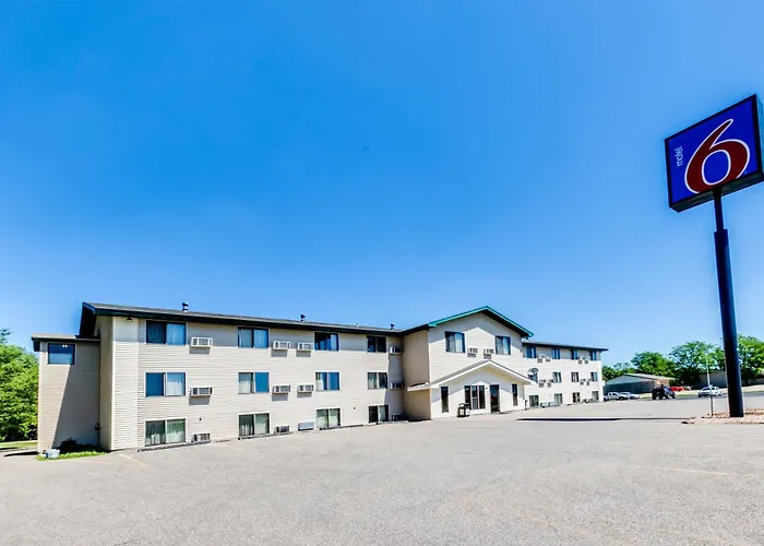 Howard Johnson By Wyndham Albert Lea