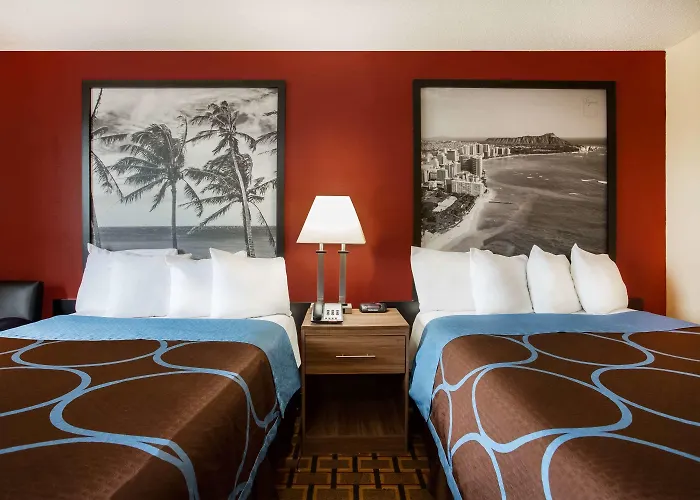Super 8 By Wyndham Chester/Richmond Area