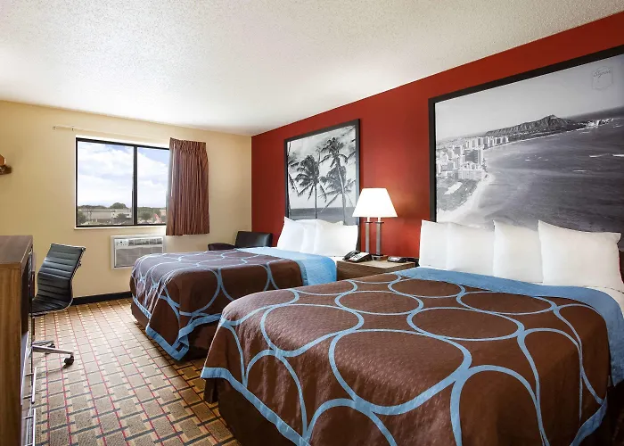 Super 8 By Wyndham Chester/Richmond Area