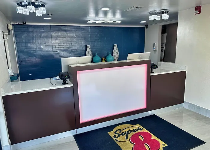 Super 8 By Wyndham Prattville Montgomery